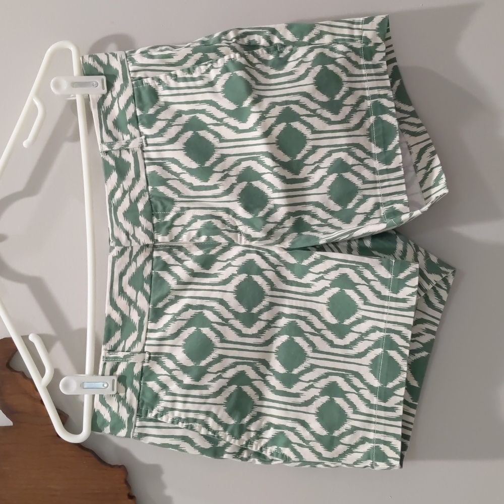 Banana Republic green patterned shorts